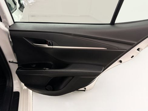 Used 2025 Toyota Camry SE FWD image 31