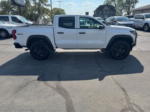 Used 2024 Chevrolet Colorado Trail Boss w/ Advanced Trailering Package image 2