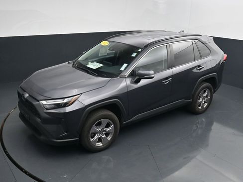 Used 2022 Toyota RAV4 XLE AWD/4WD image 26