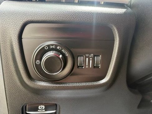 Used 2021 Jeep Grand Cherokee L Laredo AWD/4WD image 24
