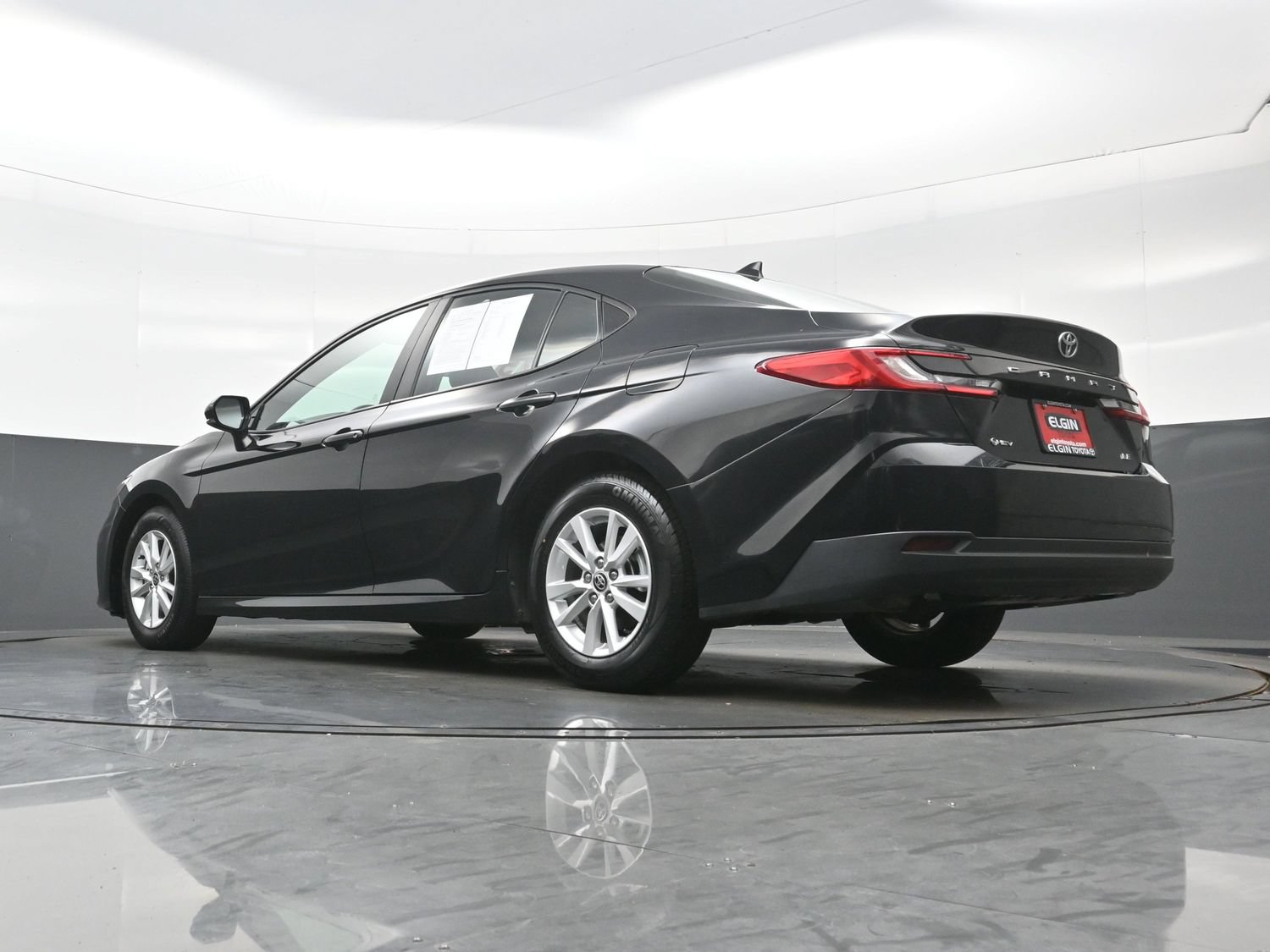Used 2025 Toyota Camry LE FWD image 30