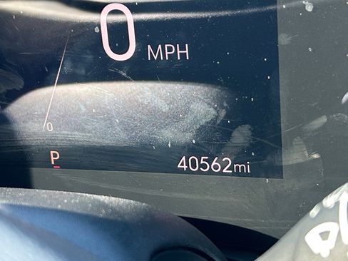 Used 2024 Buick Encore GX Avenir w/ Avenir Convenience Package image 2