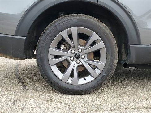 Used 2025 Ford Explorer Active w/ Active Comfort Package image 5