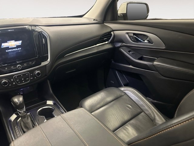 Used 2021 Chevrolet Traverse LT w/ LT Premium Package FWD image 12