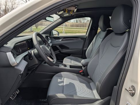 New 2026 Volkswagen Tiguan SE R-Line AWD/4WD image 5