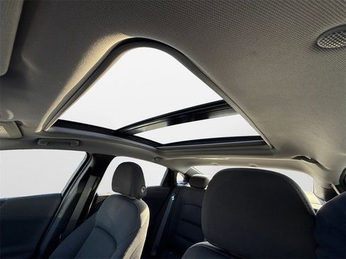 Used 2024 Chevrolet Malibu LT image 28