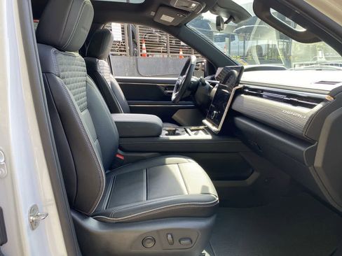 Used 2025 GMC Sierra EV Denali AWD/4WD image 18