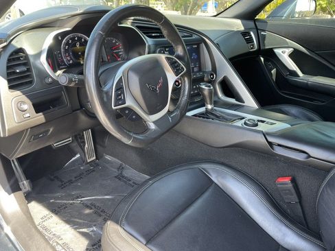 Used 2019 Chevrolet Corvette Stingray Coupe w/ 1LT RWD image 10