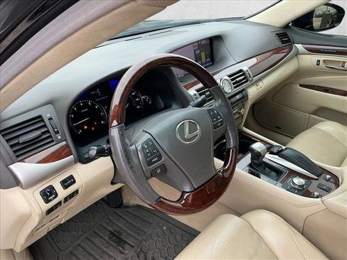 Used 2014 Lexus LS 460 AWD w/ Comfort Package image 10