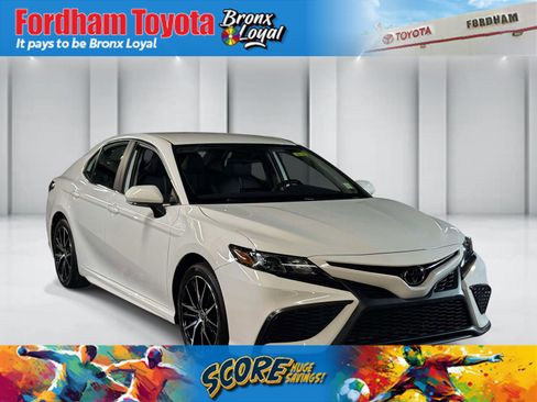 Certified 2023 Toyota Camry SE FWD image 1