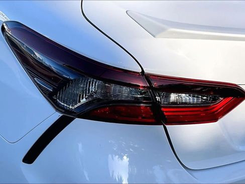 Used 2021 Toyota Camry SE image 28