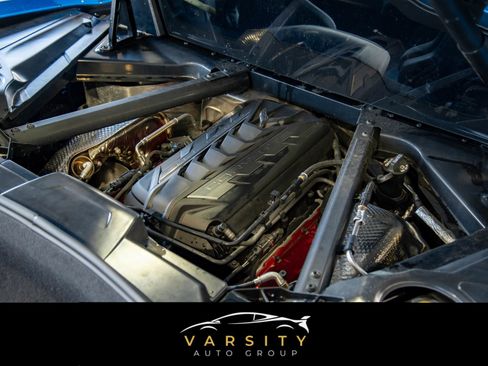Used 2021 Chevrolet Corvette Stingray Coupe w/ Z51 Performance Package RWD image 7