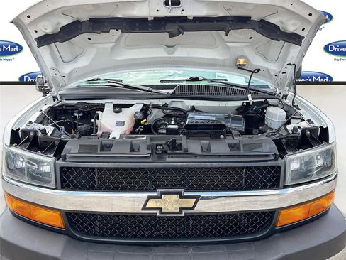Used 2020 Chevrolet Express 3500 LT w/ LT Preferred Equipment Group RWD image 28