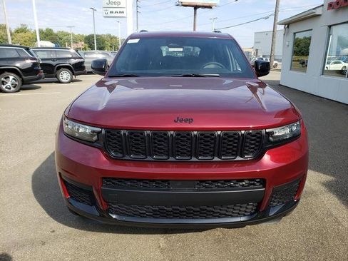 New 2025 Jeep Grand Cherokee L Laredo image 3
