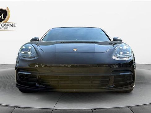 Used 2019 Porsche Panamera image 8