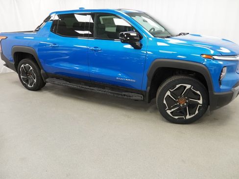 New 2026 Chevrolet Silverado EV LT AWD/4WD image 5