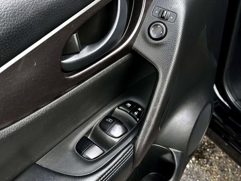 Used 2018 Nissan Rogue Sport S w/ S Appearance Package image 14