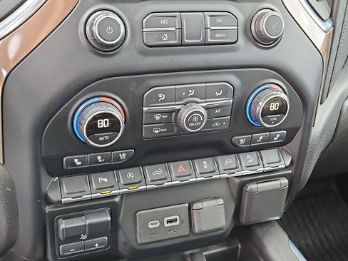 Used 2021 Chevrolet Silverado 1500 High Country w/ Z71 Off-Road Package image 26