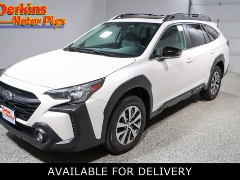 Used 2024 Subaru Outback Premium AWD/4WD image 1