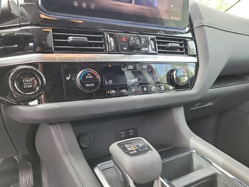 Used 2026 Nissan Pathfinder SV image 31