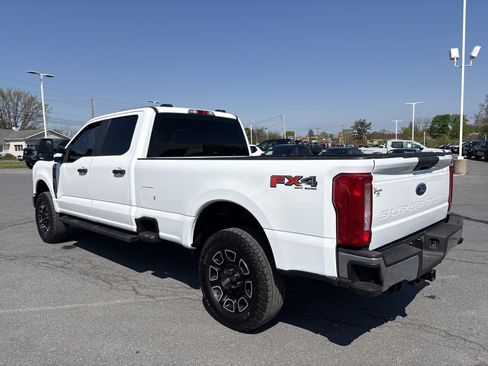 Used 2023 Ford F250 XL w/ FX4 Off-Road Package AWD/4WD image 9