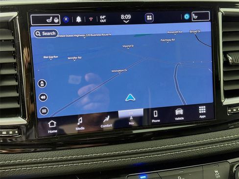 Used 2023 Chrysler Pacifica Limited FWD image 16