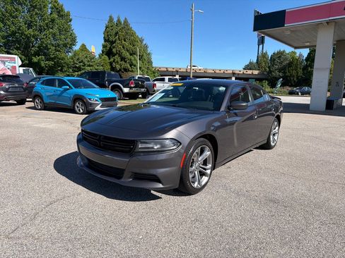 Used 2020 Dodge Charger SXT w/ Leather Interior Group RWD image 1