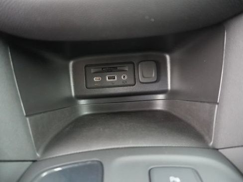 Used 2022 Chevrolet Equinox RS w/ RS Leather Package FWD image 30