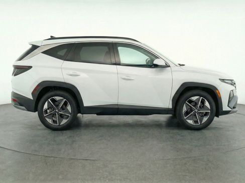Used 2025 Hyundai Tucson SEL FWD image 11