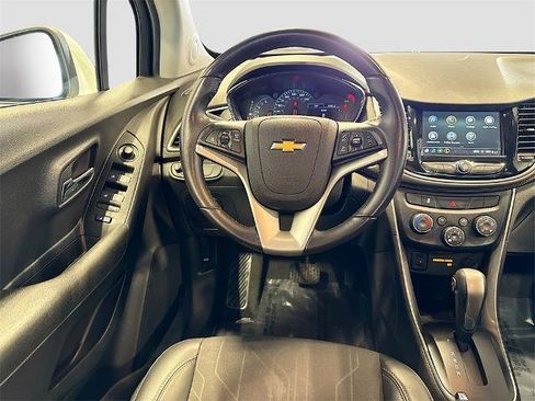 Used 2019 Chevrolet Trax LT w/ Driver Confidence Package image 18