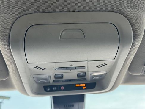 Used 2019 GMC Terrain Denali w/ Advanced Safety Package image 21