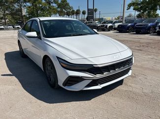 Used 2024 Hyundai Elantra SEL video 1