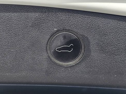 Used 2023 Tesla Model 3 Standard Range image 13