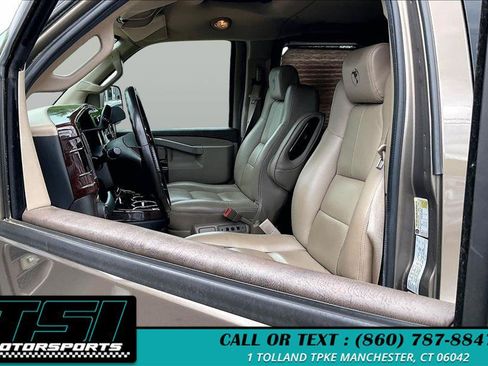 Used 2016 Chevrolet Express 2500 RWD image 25