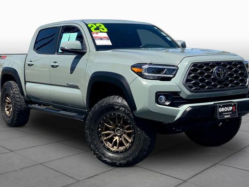 Used 2023 Toyota Tacoma TRD Off-Road image 2