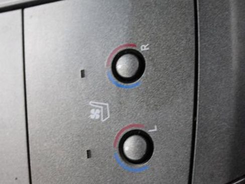 Used 2012 Toyota Avalon Limited image 25