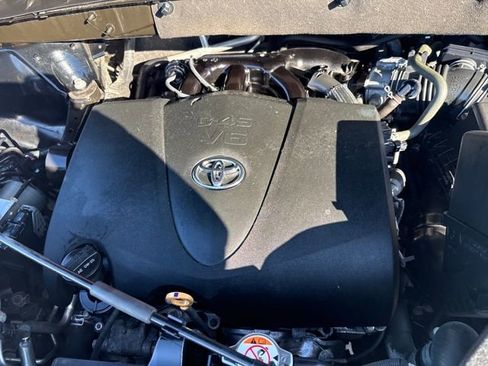 Used 2018 Toyota Highlander XLE image 42