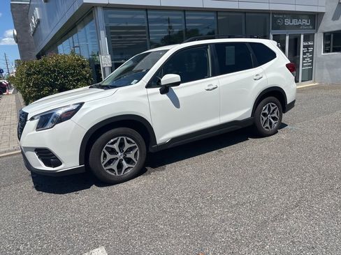 Used 2023 Subaru Forester Premium AWD/4WD image 7