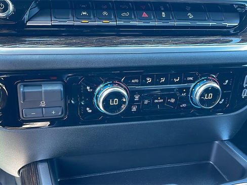 New 2026 GMC Sierra 1500 Elevation image 19