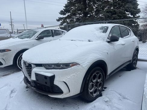 Used 2024 Alfa Romeo Tonale Ti image 3