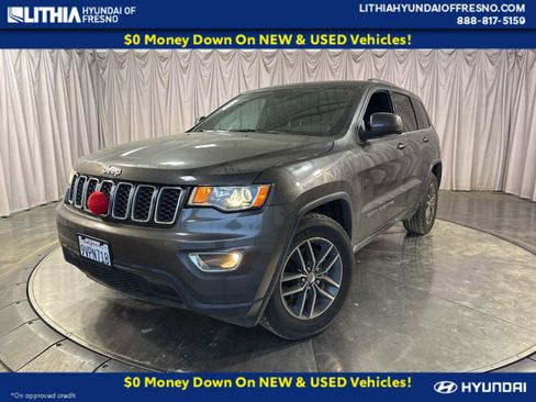 Used 2018 Jeep Grand Cherokee Laredo image 1