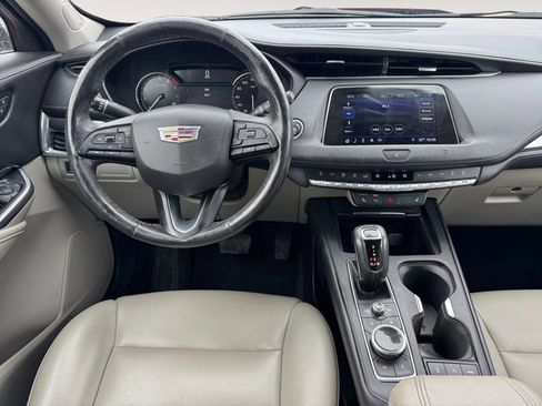 Used 2019 Cadillac XT4 Luxury w/ Cold Weather Package image 12