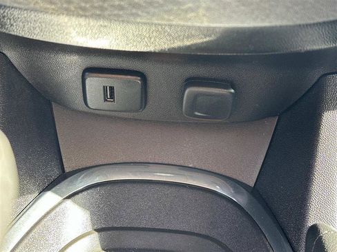 Used 2017 Chevrolet Malibu LT image 20