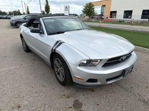 Used 2010 Ford Mustang Premium RWD image 3