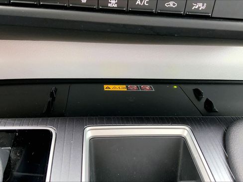 Used 2025 Toyota Sienna LE image 35