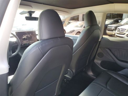 Used 2024 Tesla Model Y Performance image 15