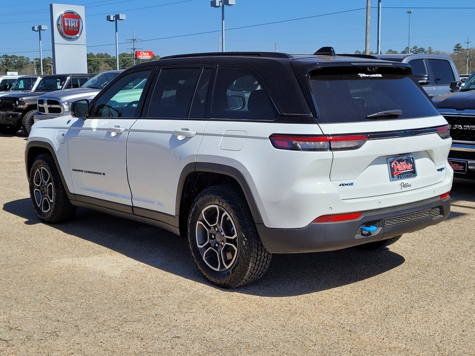 New 2022 Jeep Grand Cherokee Trailhawk w/ Advanced Protech Group II AWD/4WD image 3