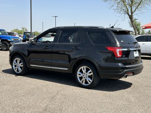 Used 2018 Ford Explorer XLT w/ Equipment Group 201A image 4
