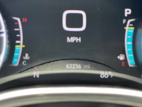 Used 2025 Chrysler Pacifica Select FWD image 29