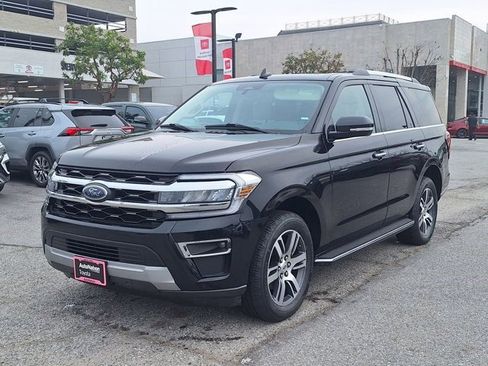 Used 2023 Ford Expedition Limited image 1